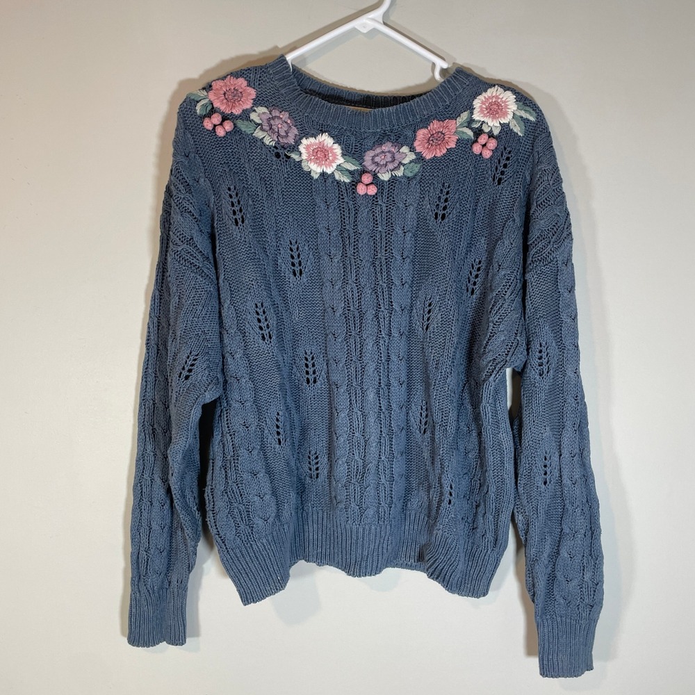 VTG Gabrielle's Choice Blue Floral Embroidered Cable Knit Sweater L Cottagecore